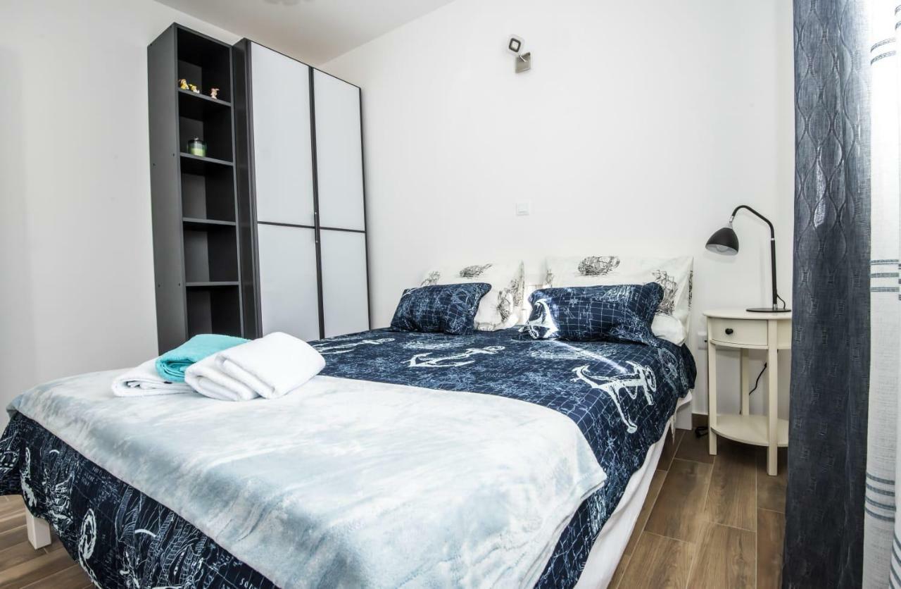 Blue Pearl Apartment Rogoznica  Ngoại thất bức ảnh